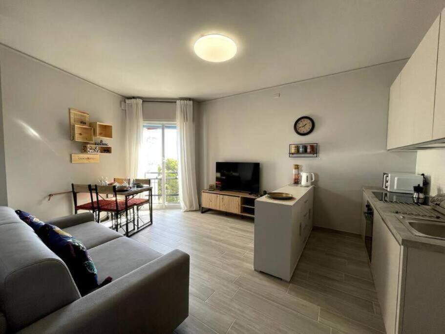 Apartment Letizia Vista Mare-wi-fi-box Auto Incluso